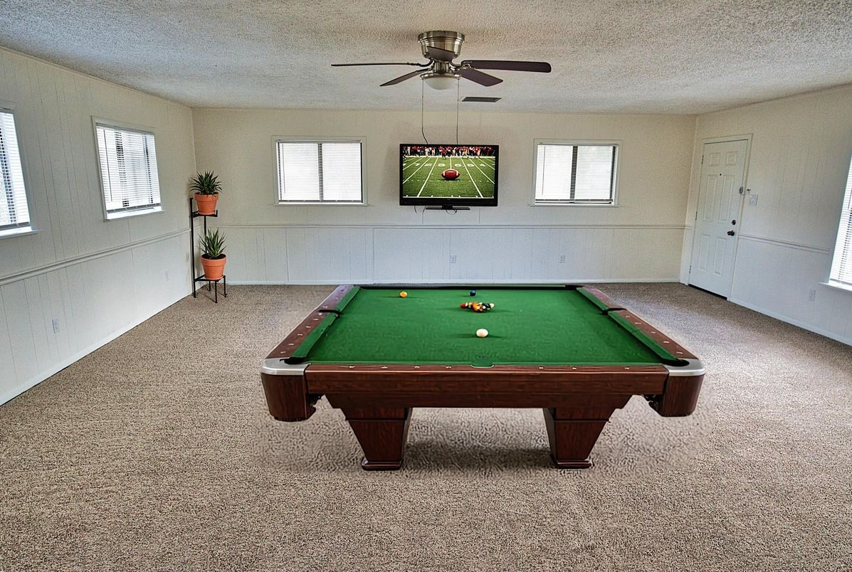 Billiard Table, Game Room, Interior