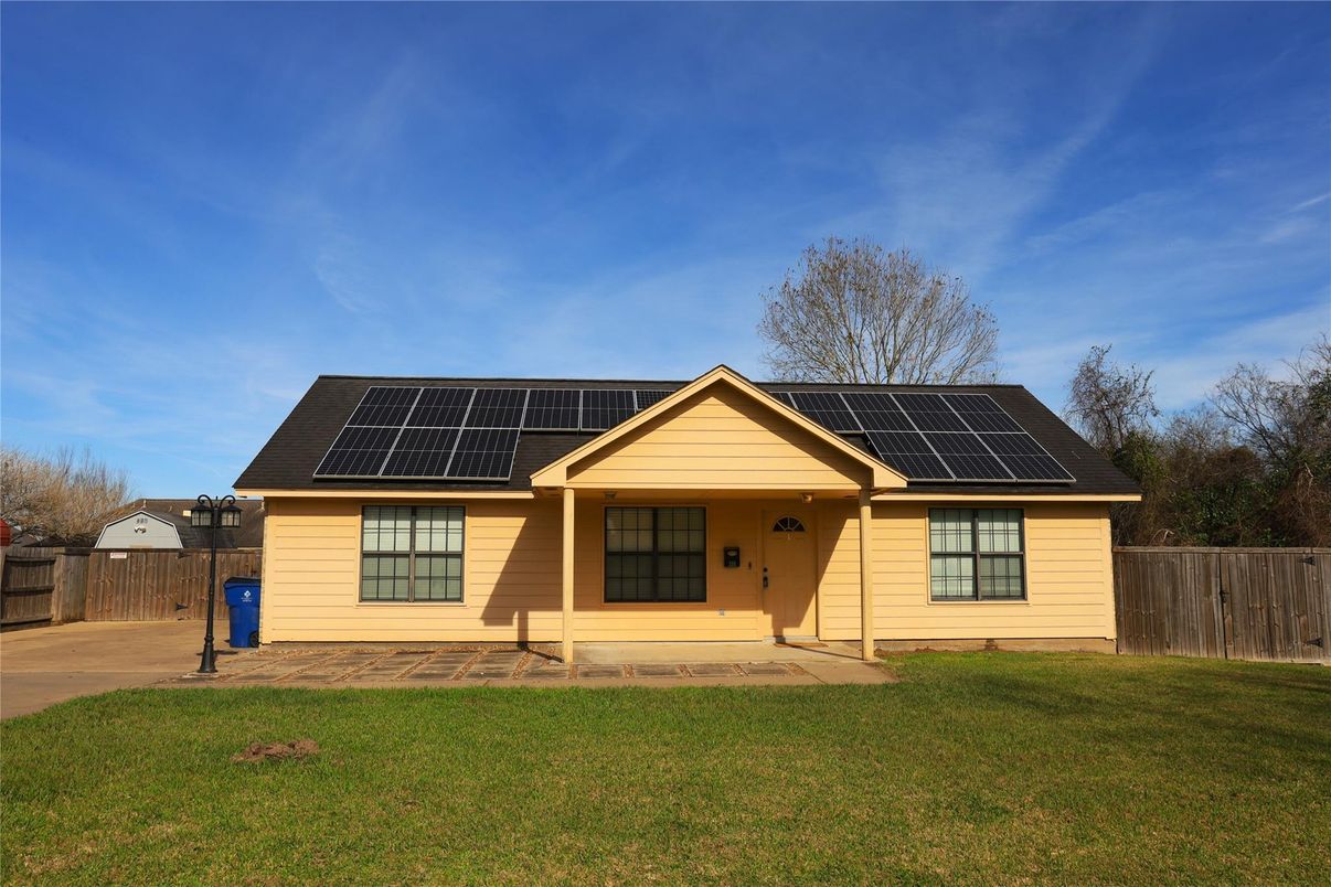 Backyard, Exterior, Solar Panels