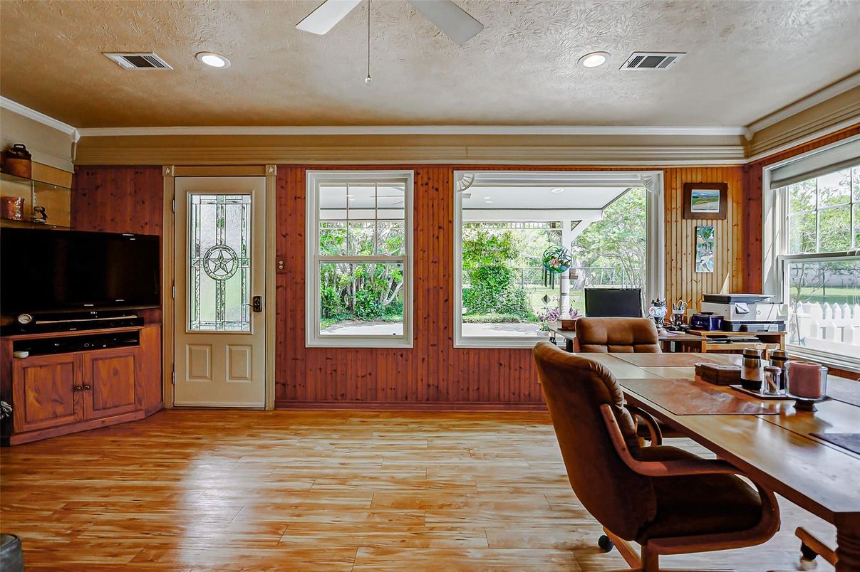 Home Office, Interior, Recessed Lighting, Wood Texture Flooring