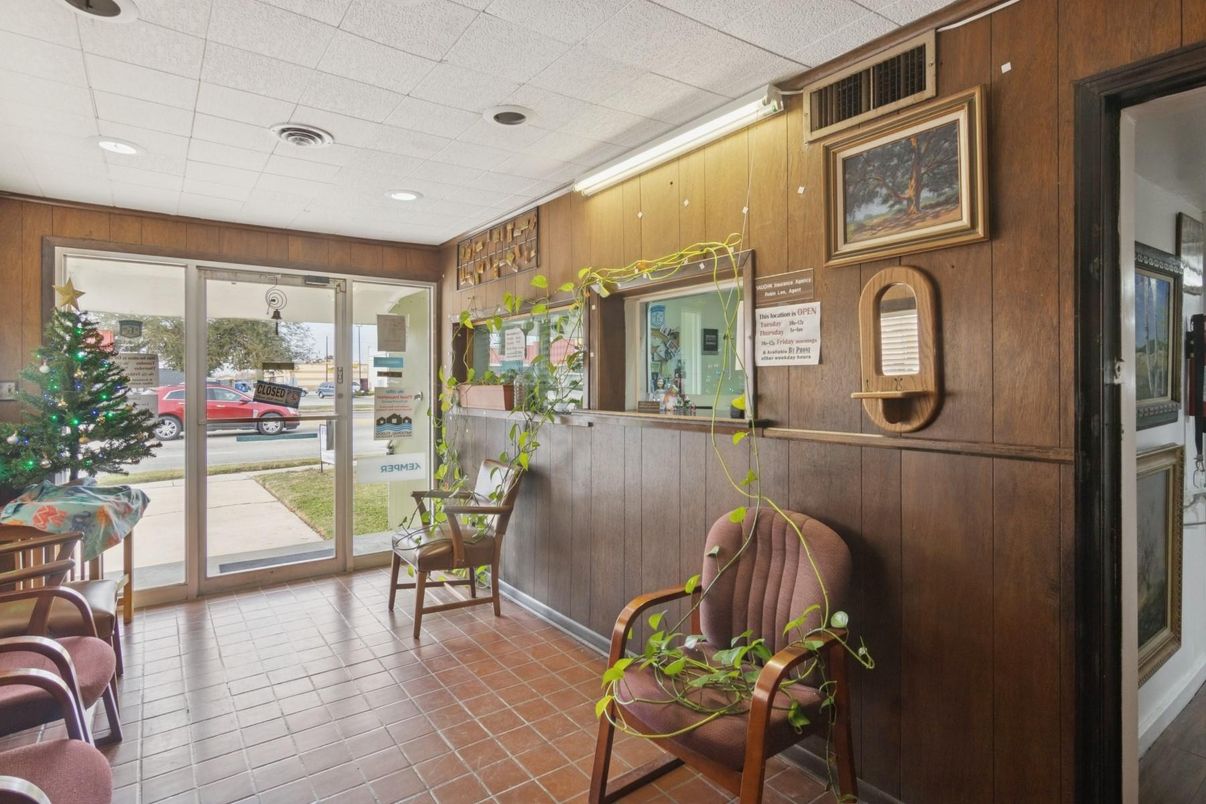 Interior, Recessed Lighting, Wooden Walls