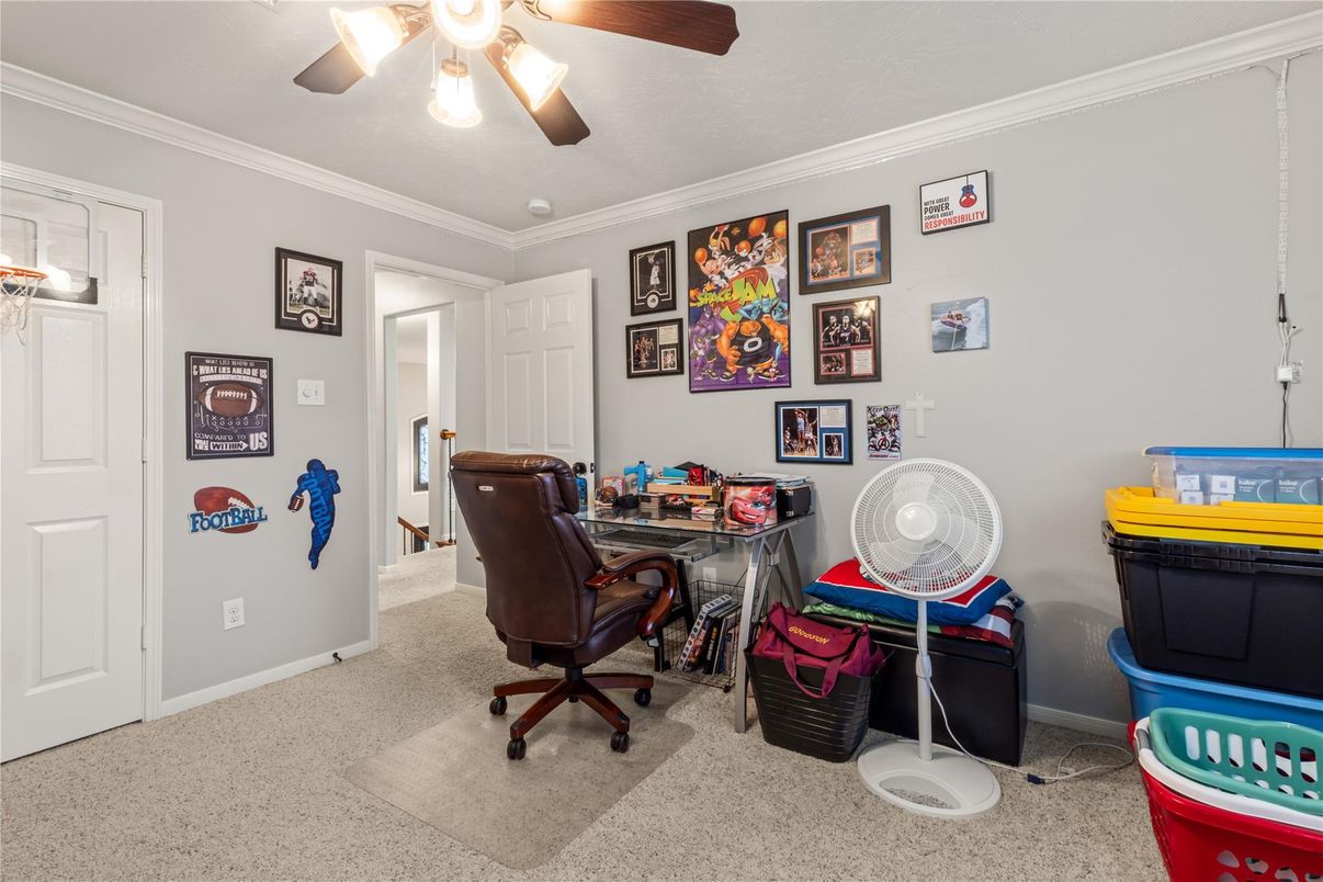 Home Office, Interior