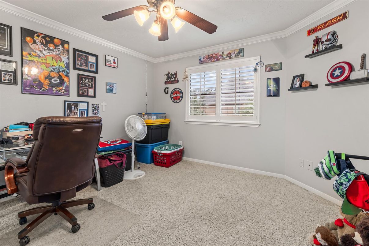 Home Office, Interior