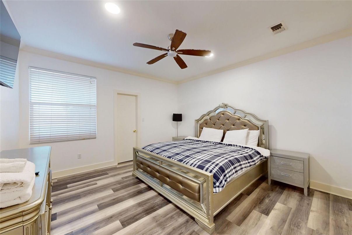 Bedroom, Interior, Recessed Lighting, Wood Texture Flooring