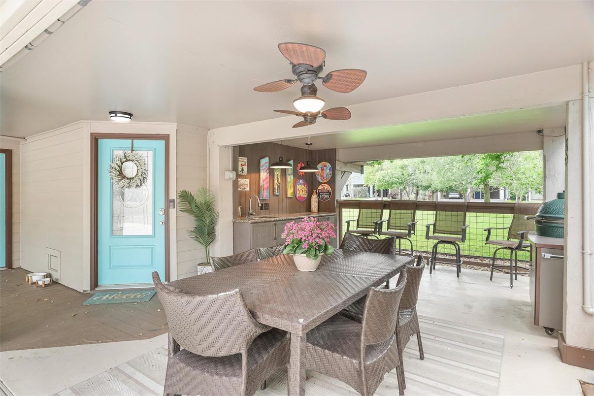Dining room, Interior