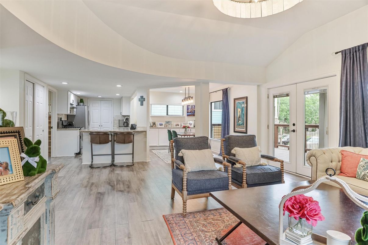 Interior, Kitchen, Living room, Pendant Lights, Recessed Lighting, Wood Texture Flooring