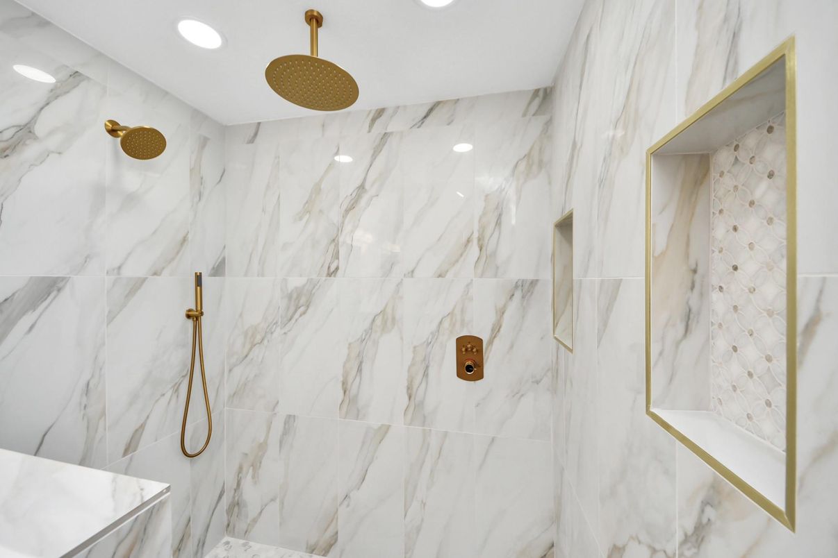 Bathroom, Interior, Marble Walls, Recessed Lighting