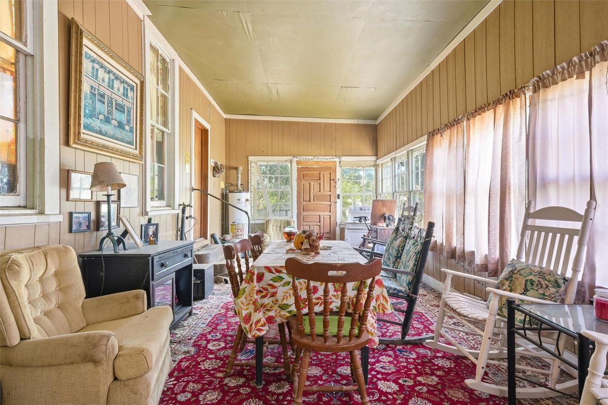 Dining room, Interior
