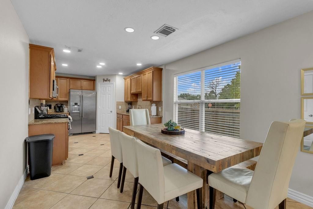 Dining room, Interior, Kitchen, Recessed Lighting