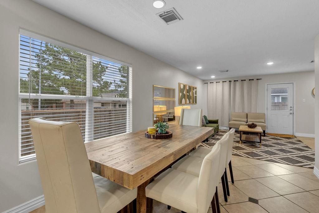 Dining room, Interior, Recessed Lighting
