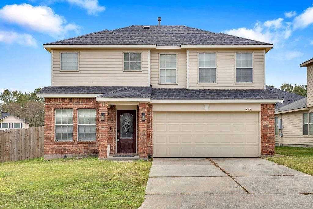 Attached, Exterior, Facade, Brick Facade, Georgian