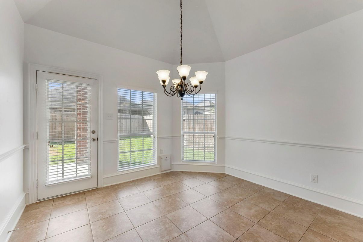 Chandelier, Empty room, Interior
