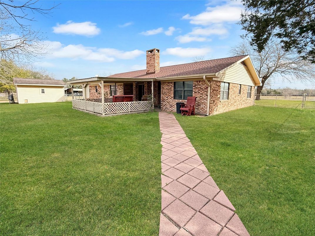 Backyard, Exterior, Facade, Brick Facade, Ranch