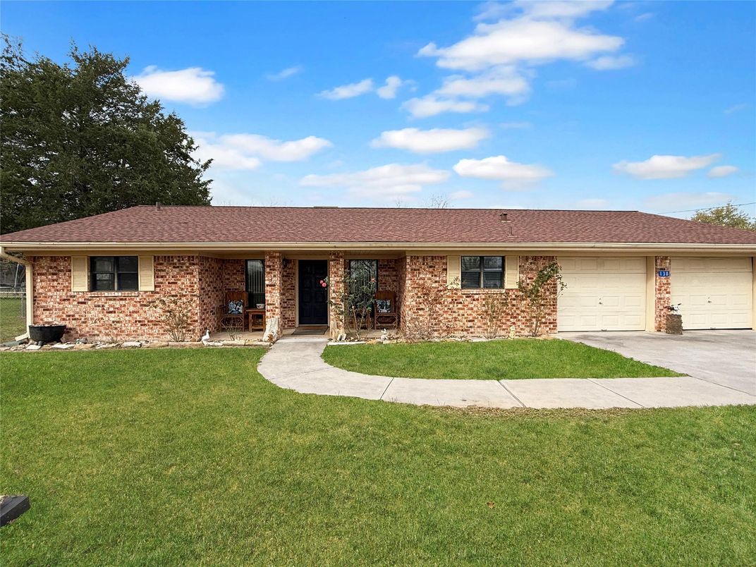 Attached, Exterior, Facade, Brick Facade, Ranch