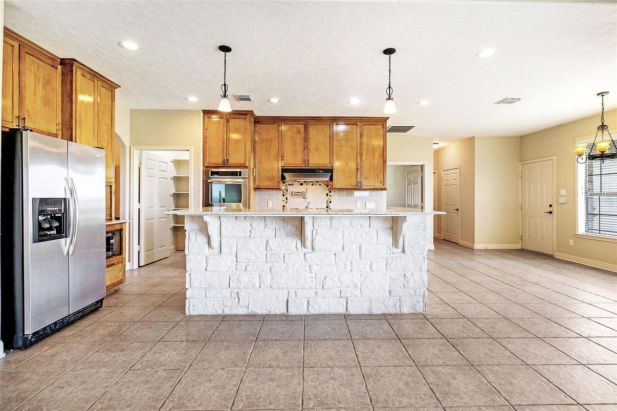 Interior, Kitchen, Pendant Lights, Recessed Lighting, Stainless Steel Appliances