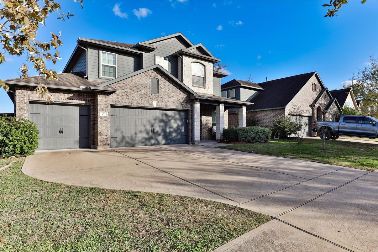 Attached, Exterior, Facade, Brick Traditional