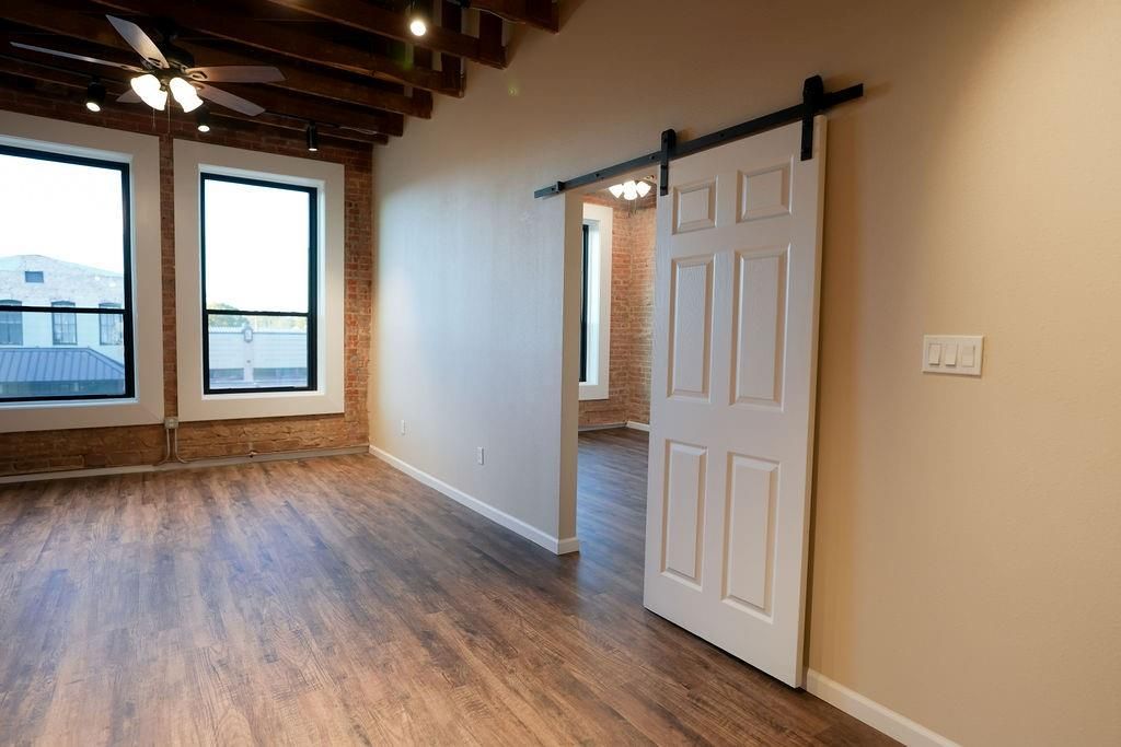 Empty room, Interior, Wooden Beams, Wood Texture Flooring