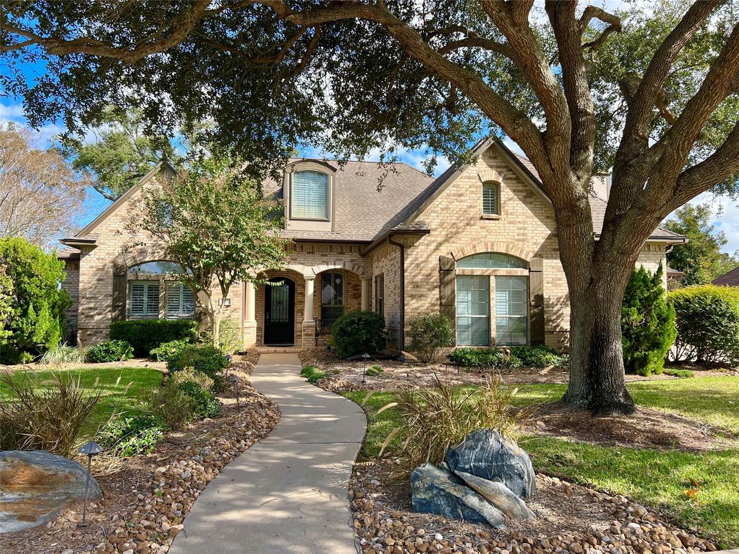 Exterior, Facade, Brick Facade, French Provincial