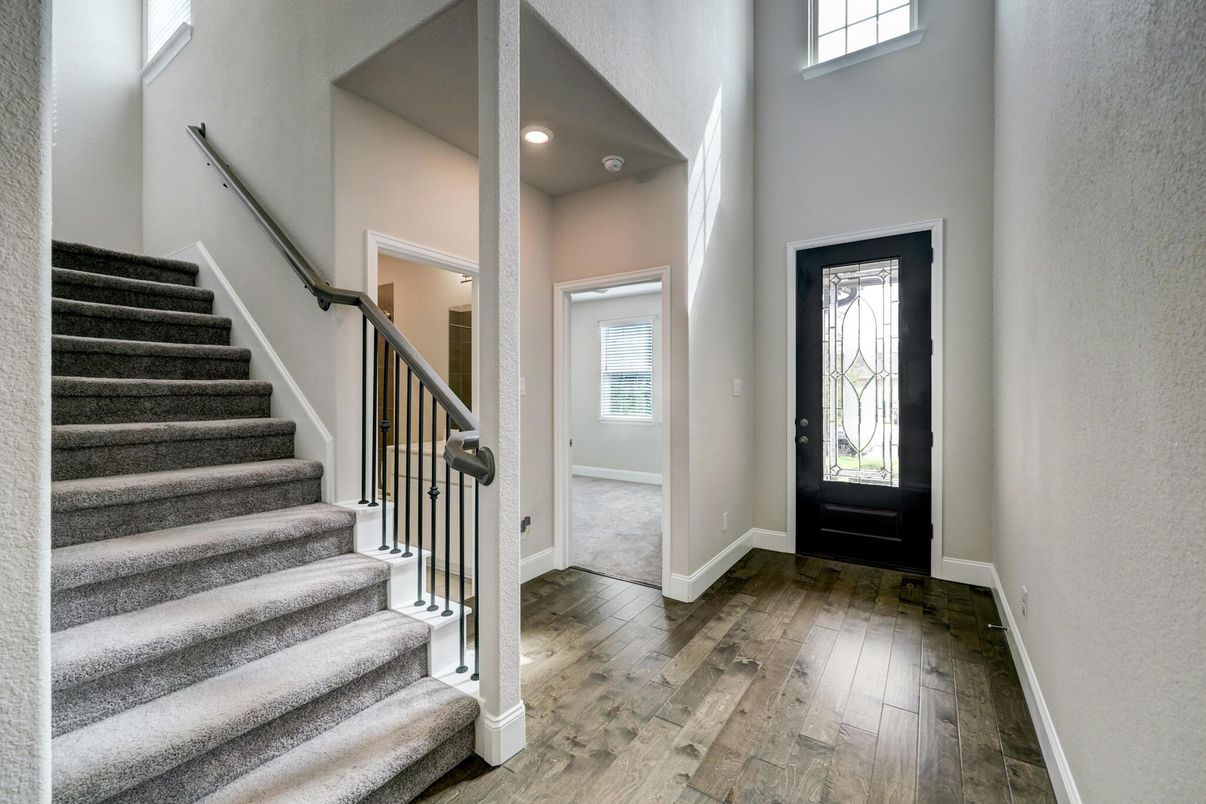 Interior, Recessed Lighting, Wood Texture Flooring