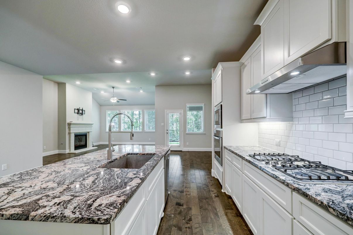 Fireplace, Interior, Kitchen, Pendant Lights, Recessed Lighting, Wood Texture Flooring