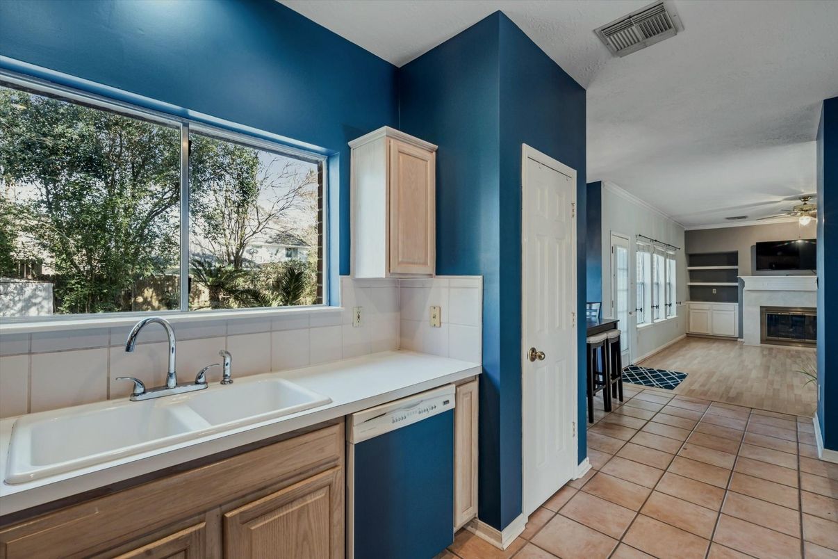 Fireplace, Interior, Kitchen