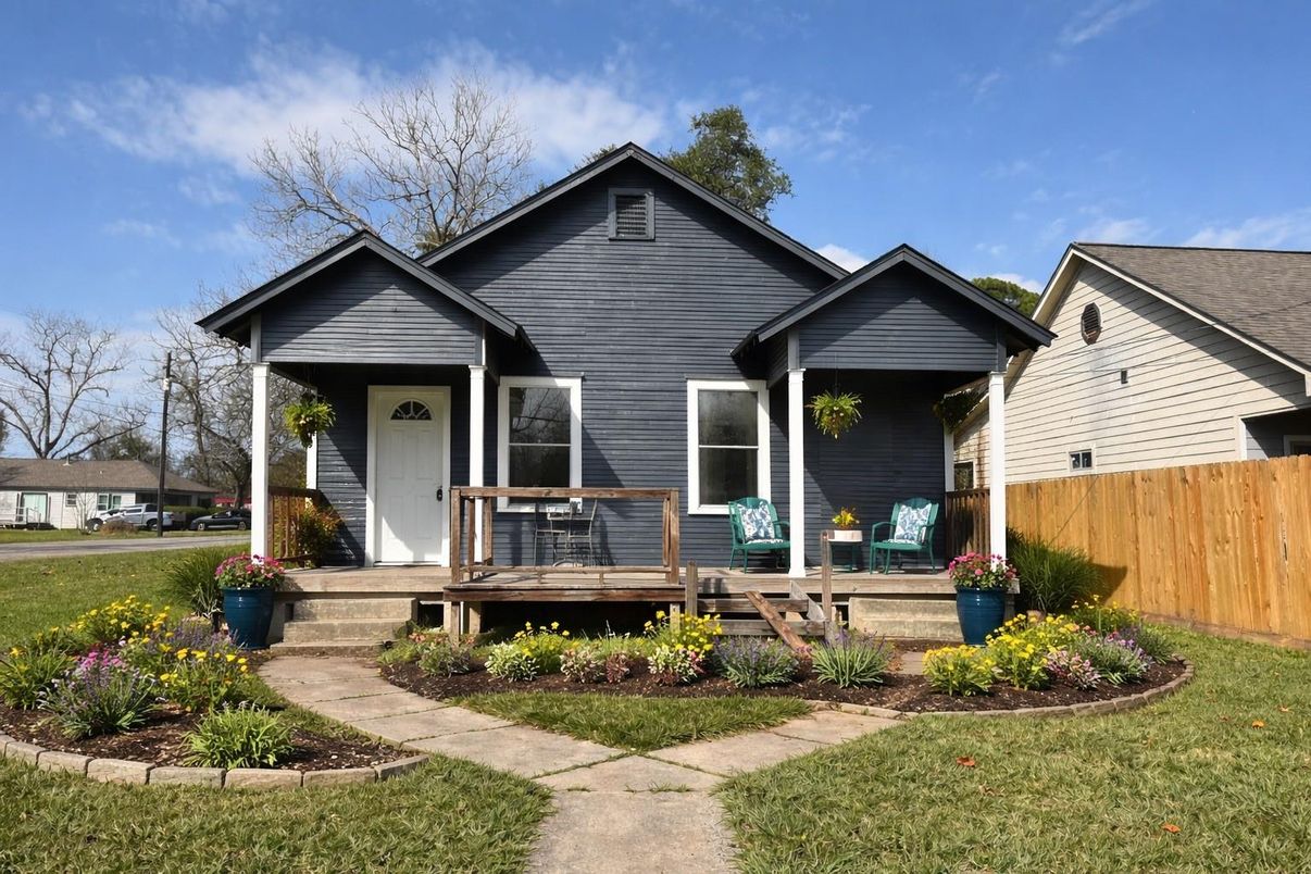 Exterior, Facade, American Craftsman