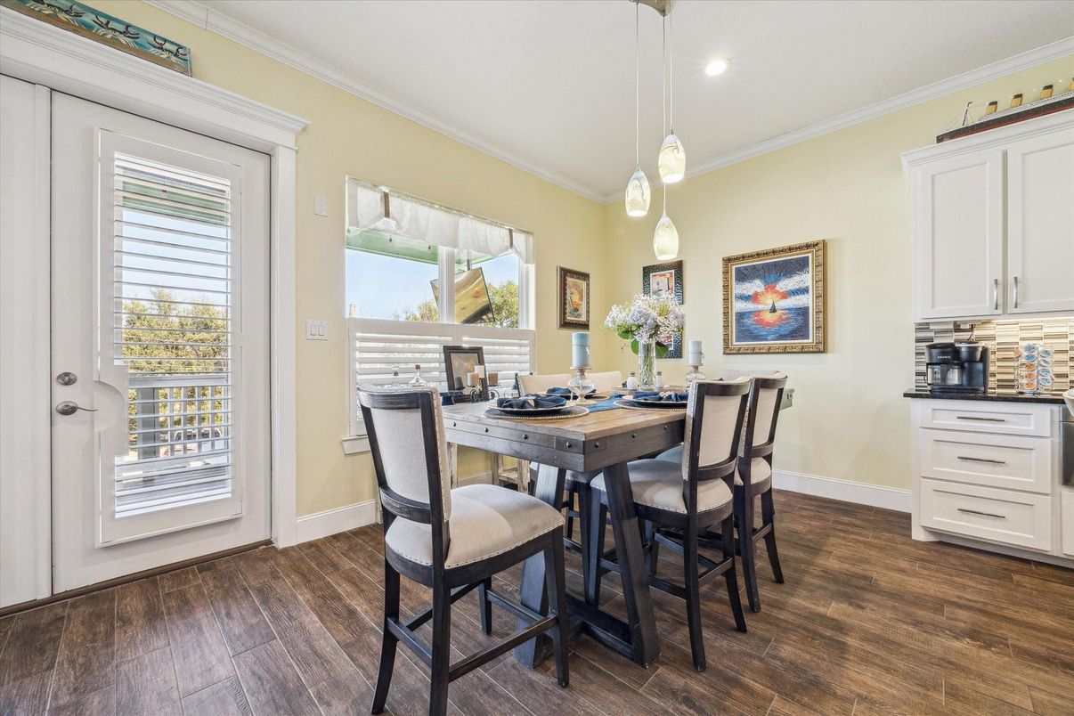 Dining room, Interior, Pendant Lights, Recessed Lighting, Wood Texture Flooring