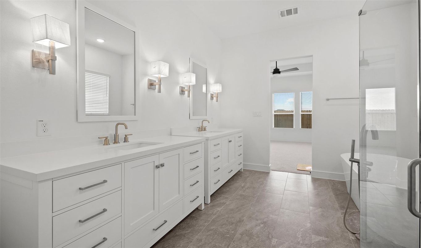 Bathroom, Dual Sink Vanities, Interior, Recessed Lighting