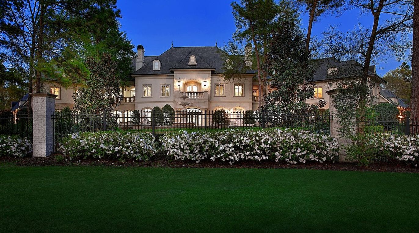 Backyard, Exterior, Facade, French Provincial