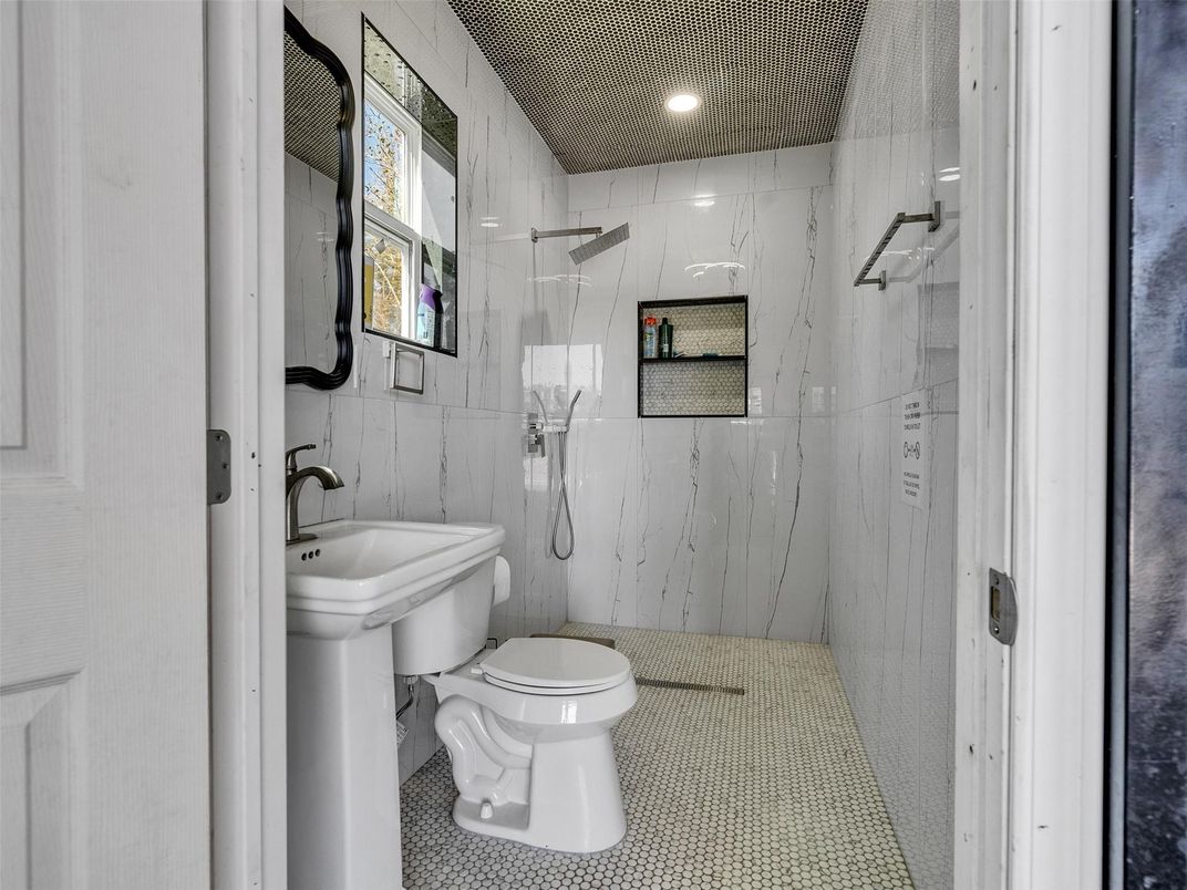 Bathroom, Interior, Marble Walls, Recessed Lighting