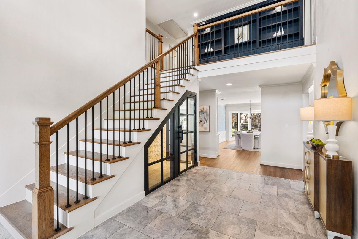 Interior, Recessed Lighting, Wood Texture Flooring