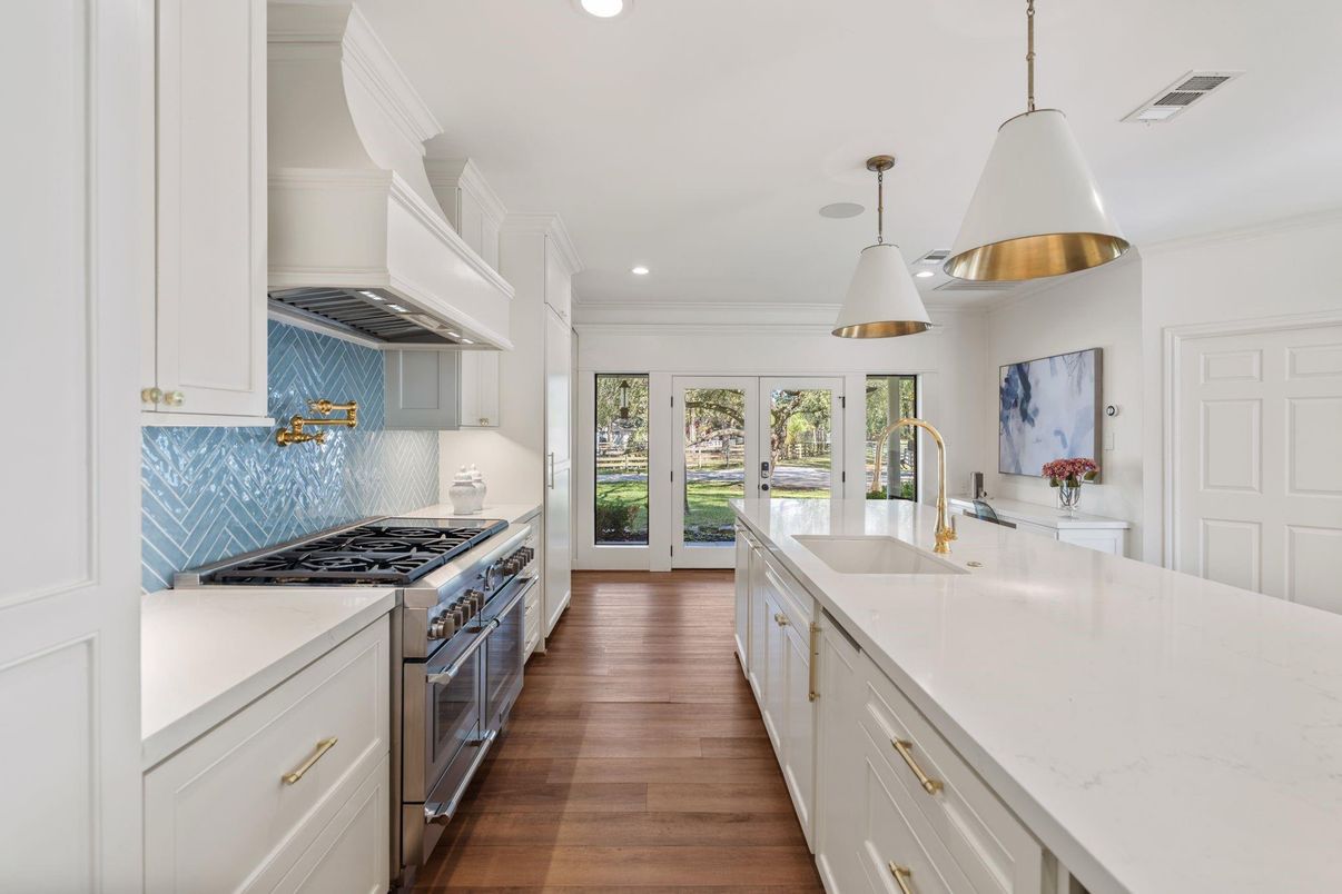 Interior, Kitchen, Pendant Lights, Recessed Lighting, Wood Texture Flooring