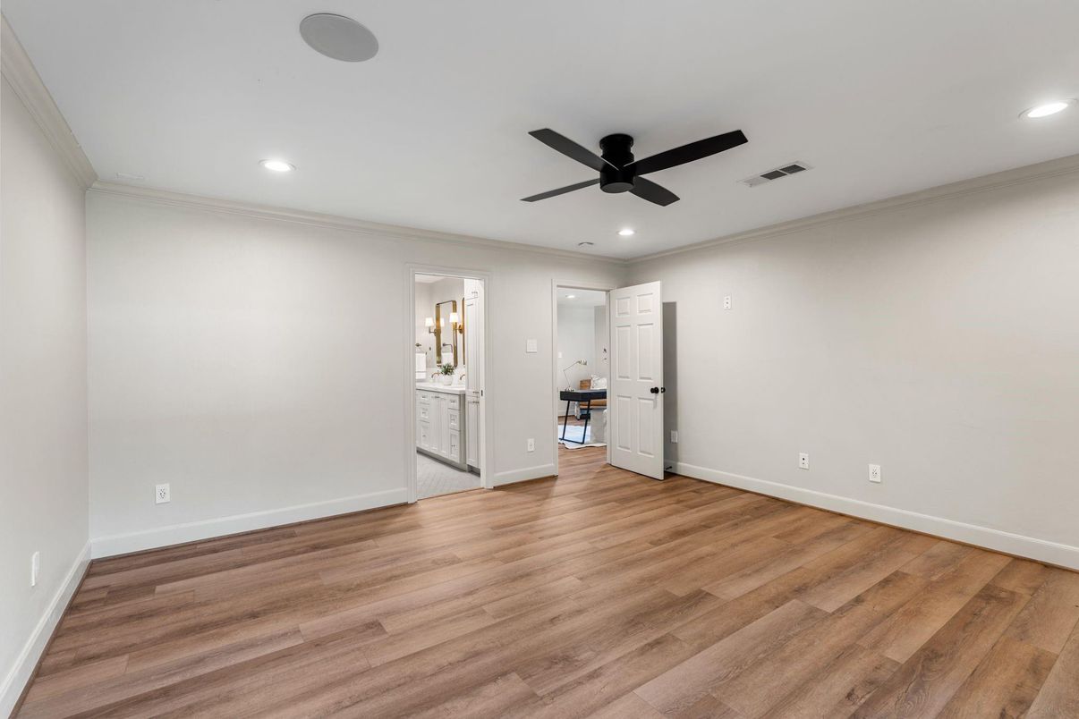Empty room, Interior, Recessed Lighting, Wood Texture Flooring