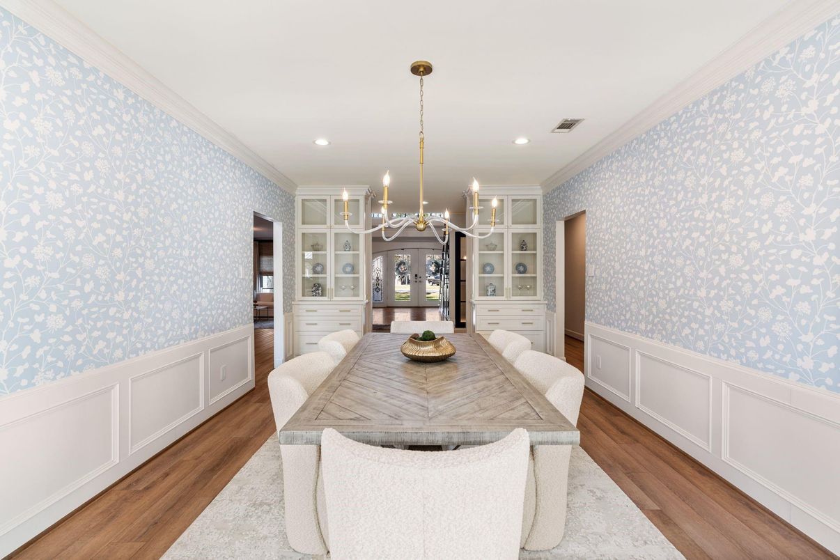 Dining room, Interior, Kitchen, Pendant Lights, Recessed Lighting, Wood Texture Flooring