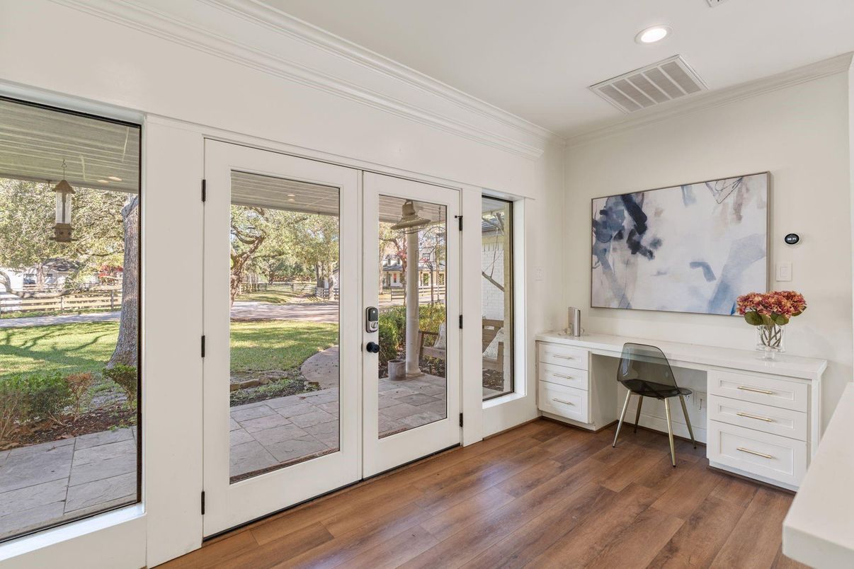 Home Office, Interior, Recessed Lighting, Wood Texture Flooring