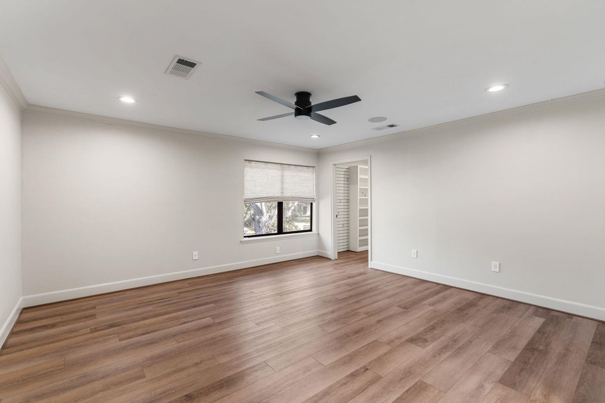 Empty room, Interior, Recessed Lighting, Wood Texture Flooring