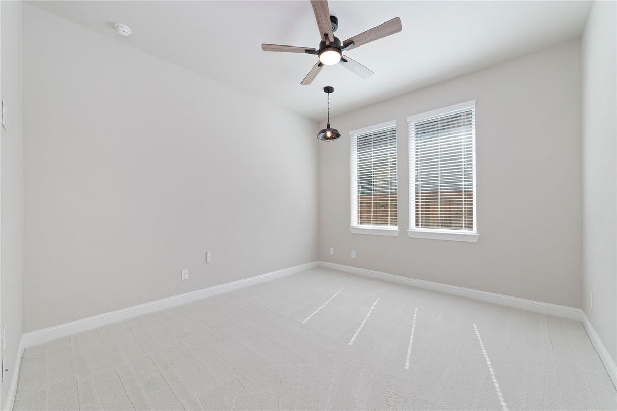 Empty room, Interior