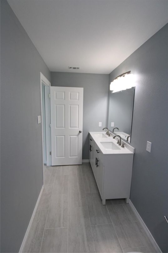 Bathroom, Dual Sink Vanities, Interior