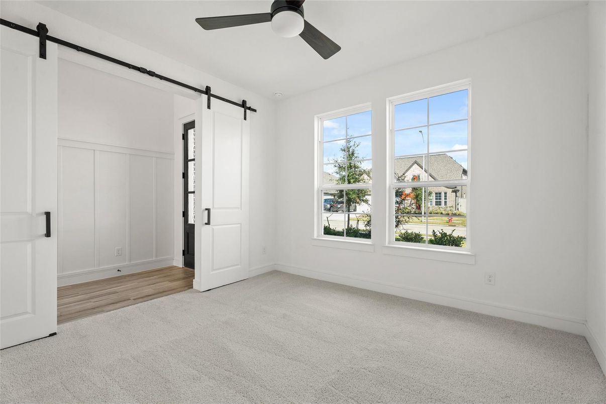 Empty room, Interior