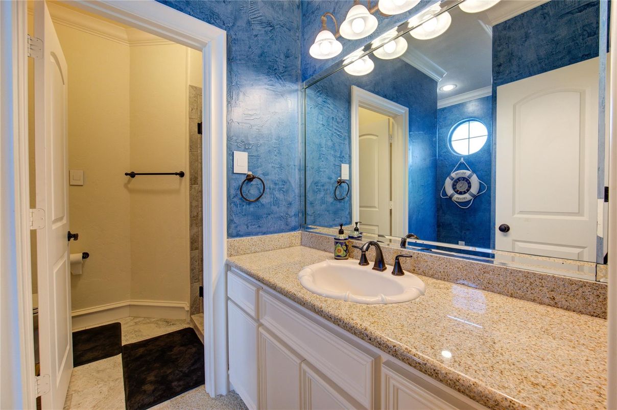 Bathroom, Interior, Recessed Lighting