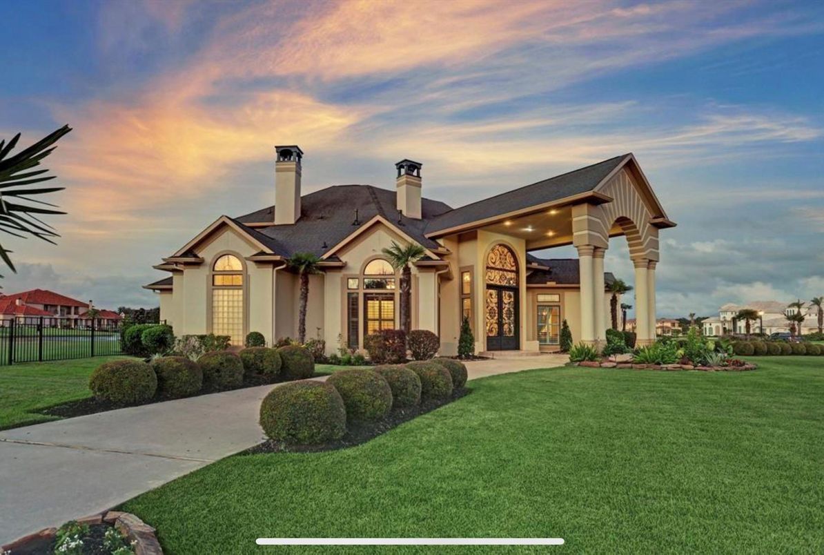 Backyard, Exterior, Facade, French Provincial