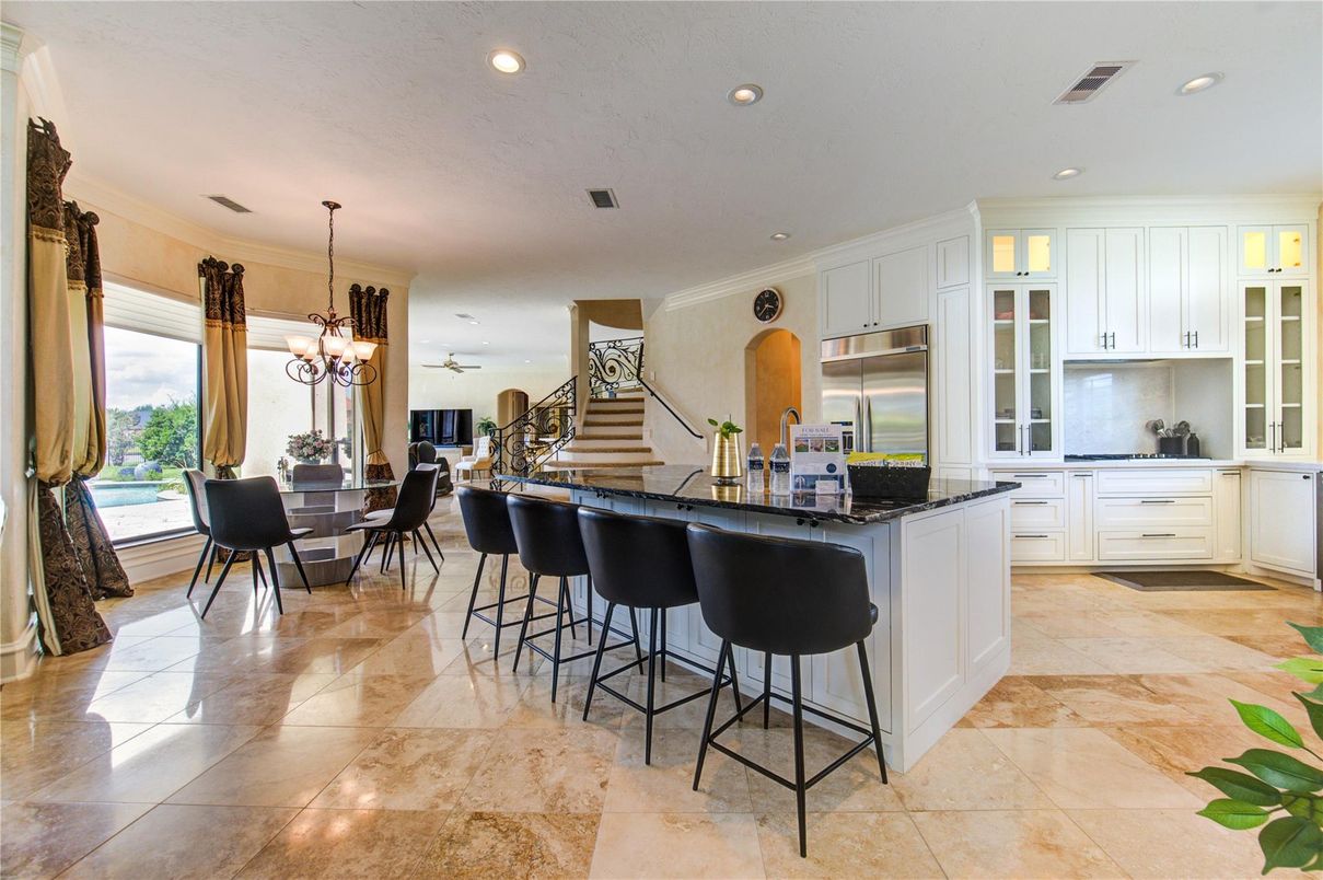 Chandelier, Dining room, Interior, Kitchen, Recessed Lighting, Stainless Steel Appliances