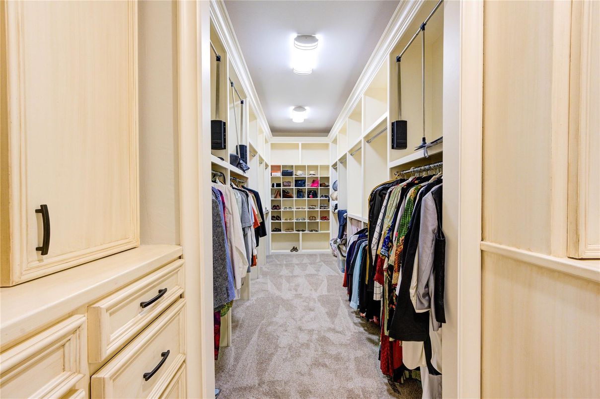 Interior, Walk-in Closets