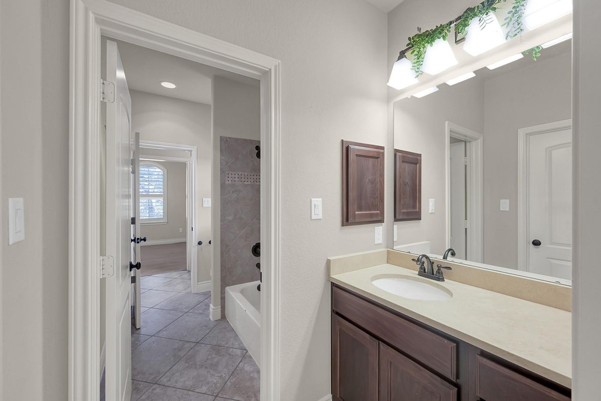 Bathroom, Interior, Recessed Lighting