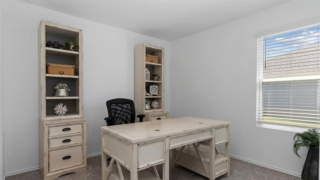 Home Office, Interior