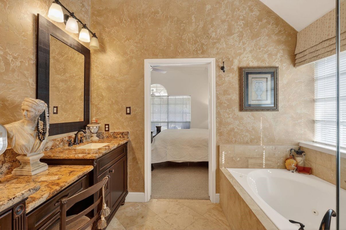 Bathroom, Bedroom, Dual Sink Vanities, Interior