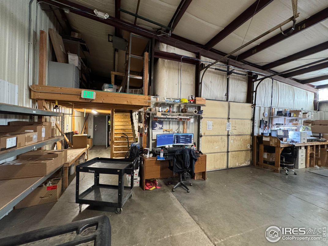 Home Office, Interior