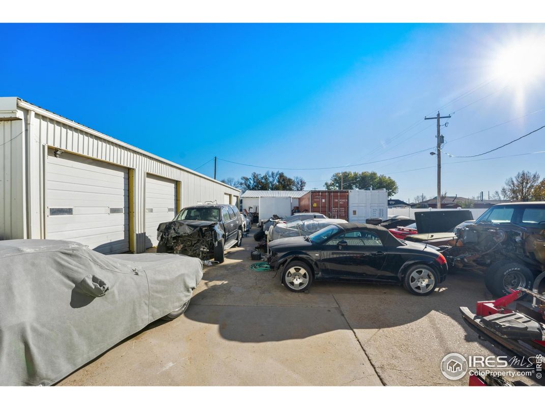 Detached Garage, Exterior