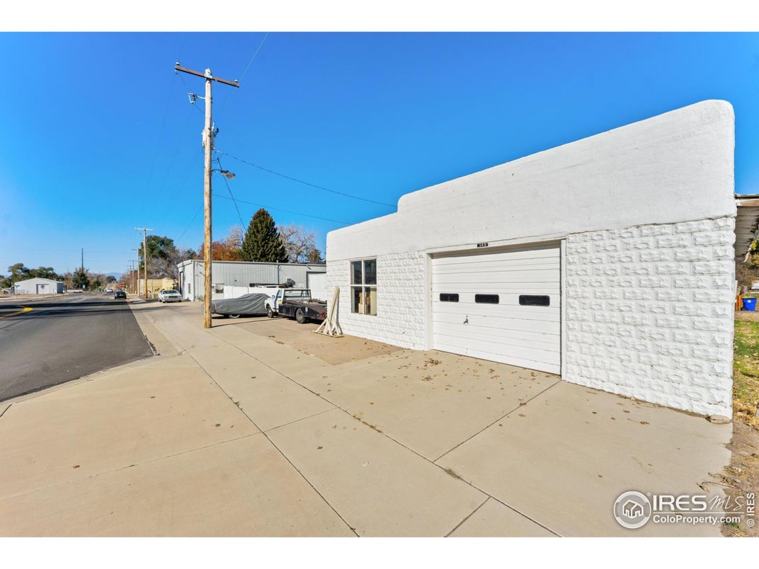 Detached Garage, Exterior