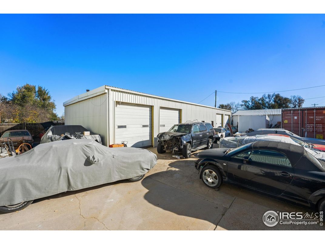 Detached Garage, Exterior