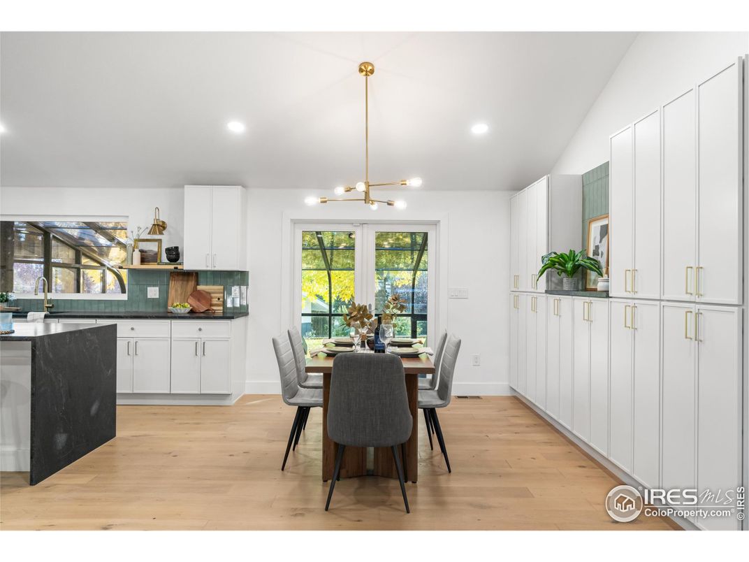 Dining room, Interior, Kitchen, Pendant Lights, Recessed Lighting, Wood Texture Flooring